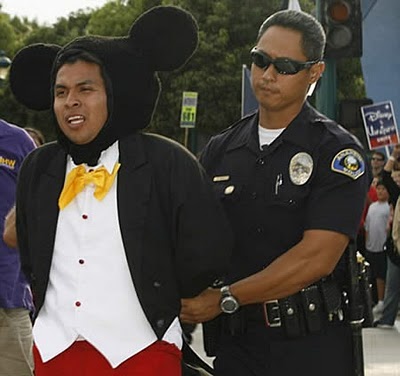 Mickey Arrestado